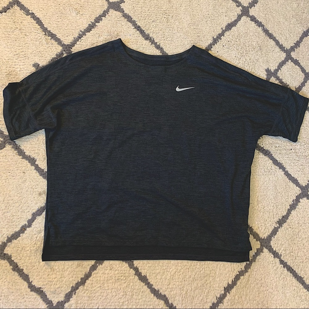 Nike Dry Fit Lightweight Crop Top
